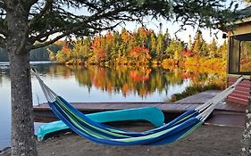 Fiddler'S Lake Escape